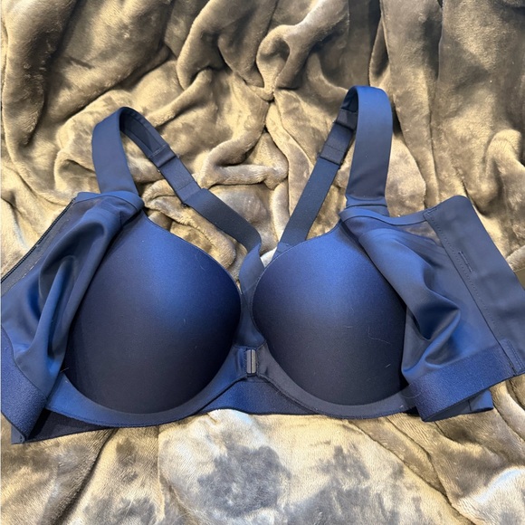 Victoria's Secret knockout sports bra - Picture 3 of 5